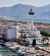 Edifici a Calle Cavallo de Mar, Empuriabrava, Spain