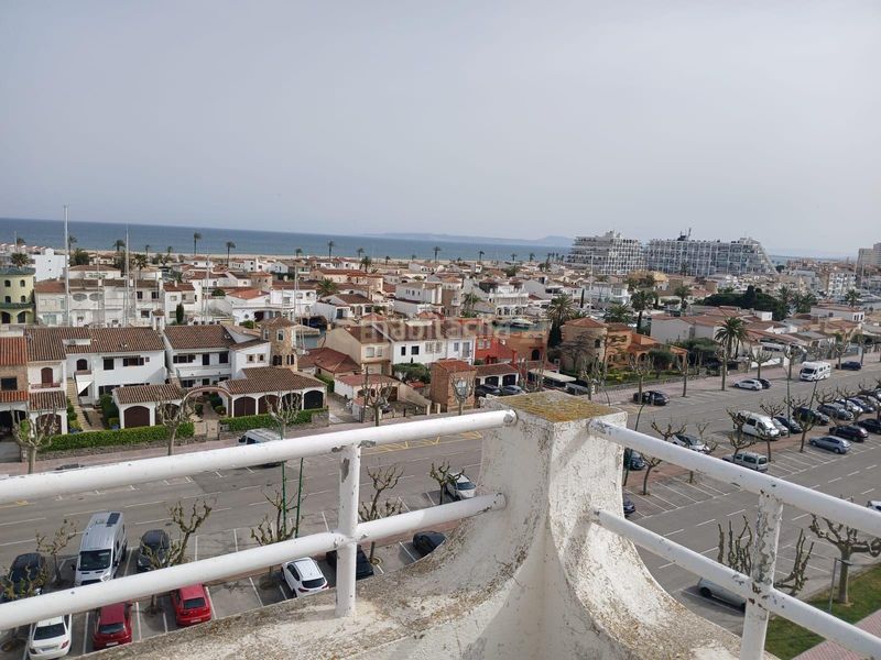 Foto aea706e6-5359-417a-87a6-701eb45ca4d4. Edifici a calle cavallo de mar a Salins - Cavall de Mar Empuriabrava