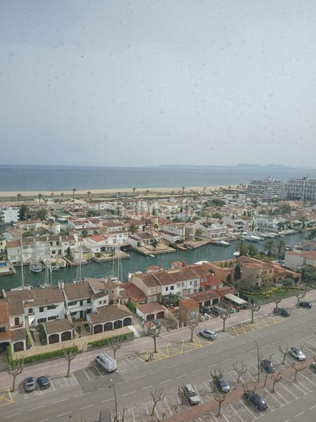Foto f71f5425-5195-4f84-90ba-c7f038841be9. Edifici a calle cavallo de mar a Salins - Cavall de Mar Empuriabrava