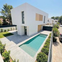 Casa a Avinguda mas alba, sant pere de ribes, spain. Espectacular villa de obra nueva con piscina en mas alba, sant p
