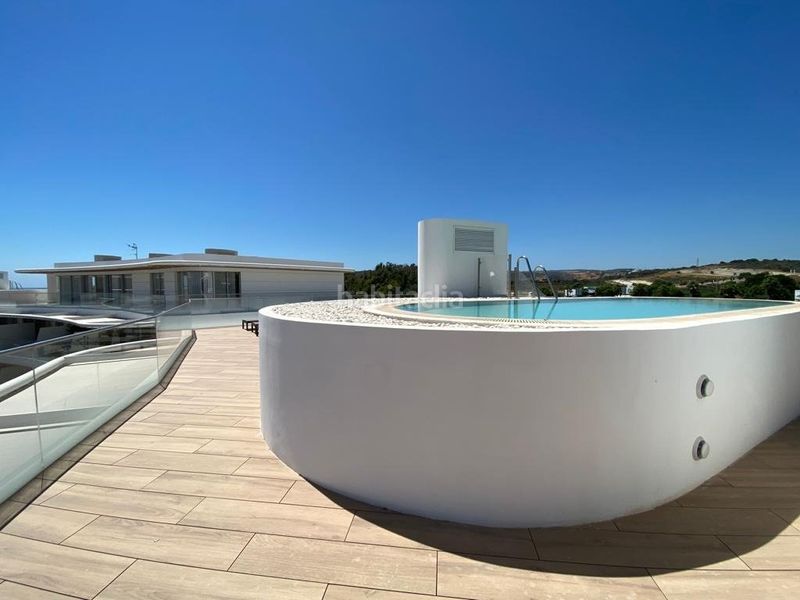 Foto f94b72f6-74a8-4530-8a98-d02ed72f181a. Àtic amb aparcament piscina a altos de Estepona Estepona