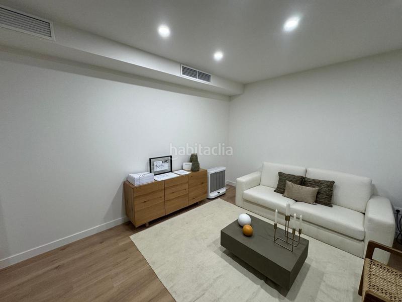 Foto 54ca6ed4-8a50-4ef3-a96b-e8f219725de3. Piso  con terraza sureste solada, además de trastero y plaza de garaje incluidos en el precio. en Málaga