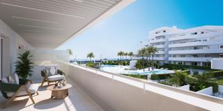 Apartament a Poniente-Faro. Piso con terraza 29 m2  tan solo 300 m del mar