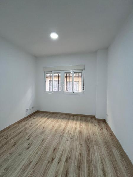 Foto 7ad838b0-6b36-4c07-b4e3-1feb4266c5c1. Estudi amb aparcament a Parque Victoria Eugenia Málaga