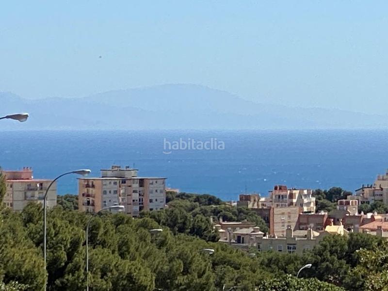 Foto 928d1259-55a3-46f2-96b6-12bfc4813df5. Àtic amb calefacció aparcament piscina a El Pinillo Torremolinos