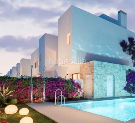 Foto ffcfdc49-5379-4dbd-914d-746b91893a63. Casa adossada amb calefacció aparcament piscina a Málaga