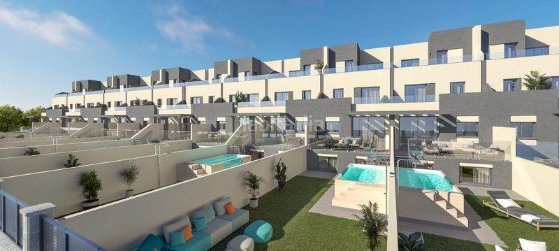 Foto d987fd35-3489-4adf-a600-c9a518280d38. Casa adossada amb calefacció aparcament piscina a Torrox