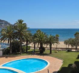 Piccolo appartamento  Avinguda de la gola de l'estany 14. Primera línea de playa con vistas al mar