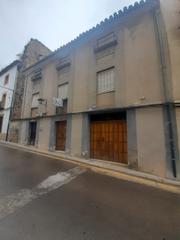 Casa a Úbeda. Se vende casa zona calle ancha