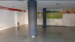 Miete Geschäftsraum in Úbeda. Se alquila local en la avenida ramon y cajal