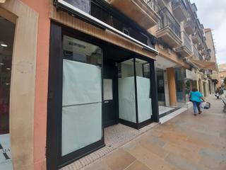 Location Local commercial à Úbeda. Se alquila local comercial en la calle nueva