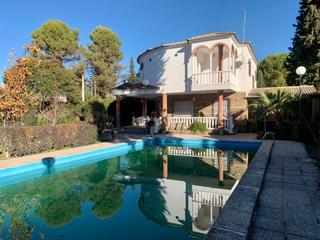 Chalet en Úbeda. Se vende chalet en el campillo