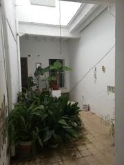 Casa a Úbeda. Se vende casa zona plaza 1º de mayo