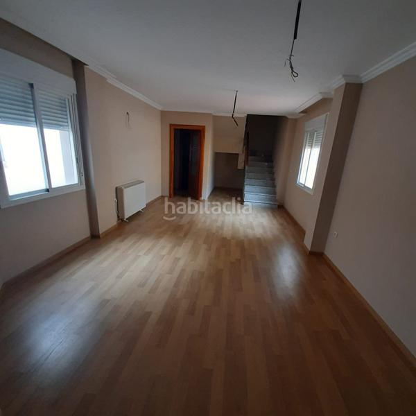 Foto 0baf2f07-04a1-4af4-abbf-f3e354a2cf22. Dúplex a Úbeda