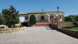 Chalet en Úbeda. Se vende chalet en san bartolome