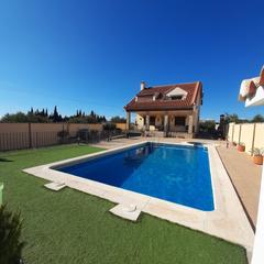Casa a Baeza. Se vende casa en la zona del paseo montalvas de baeza