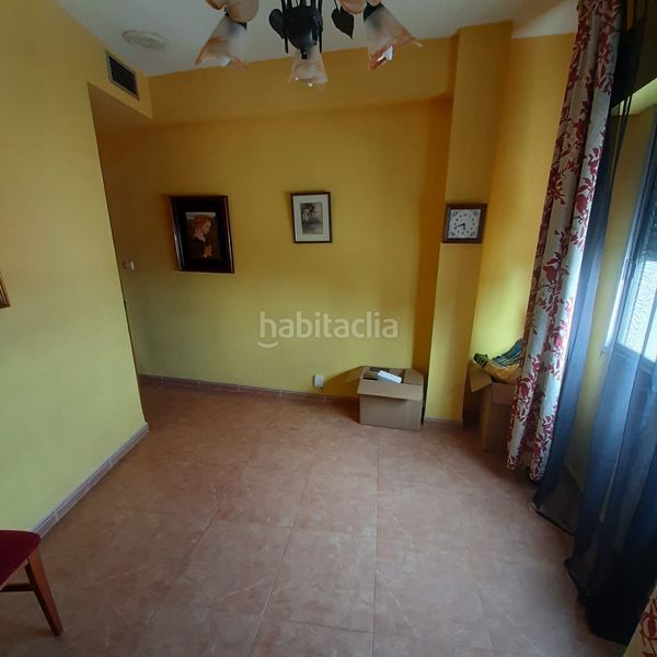 Foto f7f8cde8-c01b-4fc3-870f-cb348a56d0c8. Flat with heating parking in Úbeda