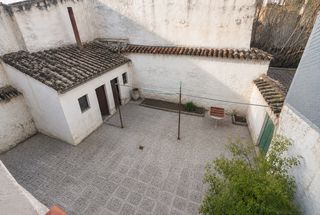 Casa a Úbeda. Se vende casa en la zona de la plaza 1º de mayo