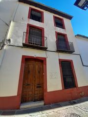 Casa a Úbeda. Se vende casa en la zona de la plaza 1º de mayo