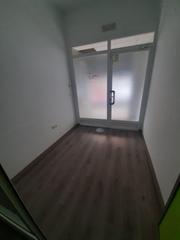 Lloguer Local Comercial a Úbeda. Se alquila local comercial en la zona de la avenida ciudad de li