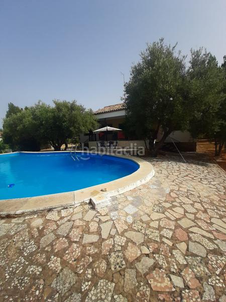 Foto 5b62ecf2-b617-48dc-a565-aec1c8b446e5. Chalet se vende chalet en la yedra en Baeza