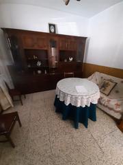Maison à Úbeda. Se vende casa en la zona de las canteras