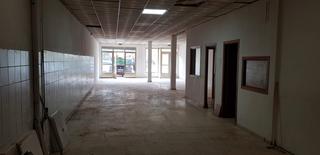 Lloguer Local Comercial a Úbeda. Se alquila local comercial en la zona de la avenida de las palme