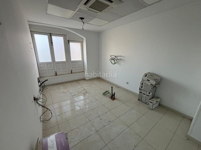 Foto b1aed192-a2c8-4f42-991c-56e6fa91a268. Lloguer local comercial amb calefacció a Úbeda