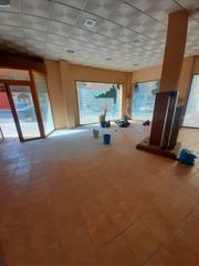 Local Comercial a Úbeda. Se vende local comercial en la zona de la avenida de la libertad