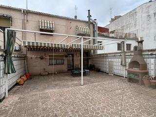 Maison à Úbeda. Se vende casa en la zona de la plaza de toros de ubeda