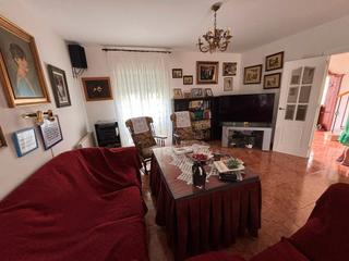 Casa a Úbeda. Se vende casa en la zona de las vaguadas