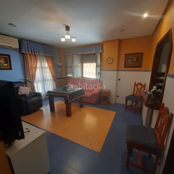 Foto 0c079dd5-c519-4957-b818-8bdf279b1106. Casa adossada amb xemeneia aparcament piscina a Úbeda