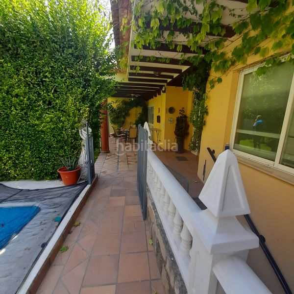 Foto 3851ab8d-393c-4386-8f6a-616e598c90ac. Casa adossada amb xemeneia aparcament piscina a Úbeda