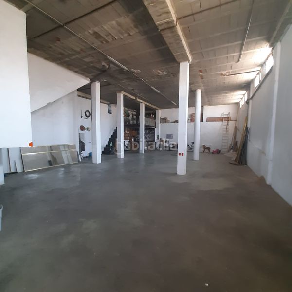 Foto 8fa5577c-461a-4dde-85a2-0e0a9d7cbcab. Casa adossada amb xemeneia aparcament piscina a Úbeda