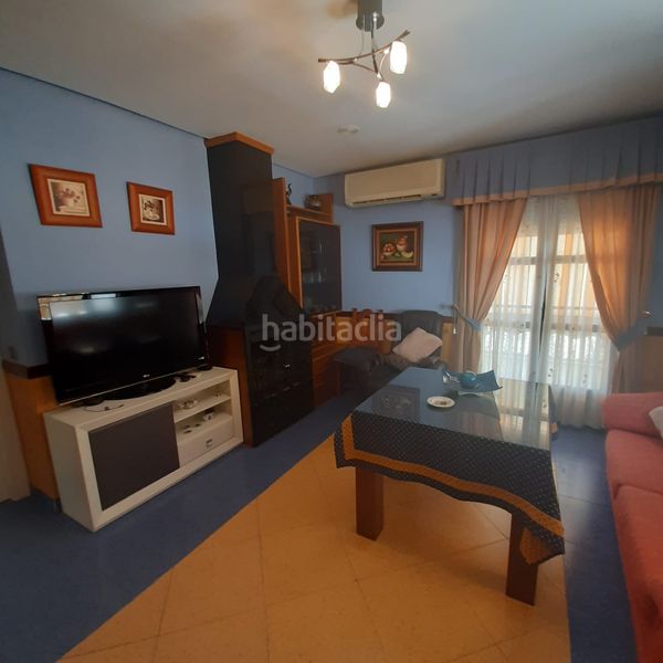 Foto ce86509b-8dcd-4345-aaf3-f7b37e0ffbf4. Casa adossada amb xemeneia aparcament piscina a Úbeda