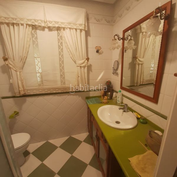 Foto e928564c-c2e3-4ea9-85b9-761f2783c9b2. Casa adossada amb xemeneia aparcament piscina a Úbeda