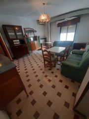 Pis a Úbeda. Piso en estupenda zona al lado de calle  trinidad
