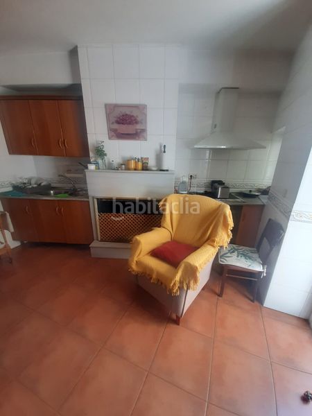 Foto f422e978-82e0-4984-a224-aaa3c2a606bb. Casa amb xemeneia aparcament a Úbeda