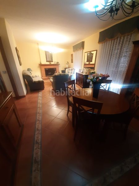 Foto f62eedcb-e0f1-4b57-8a71-824b850519dd. Casa amb xemeneia aparcament a Úbeda