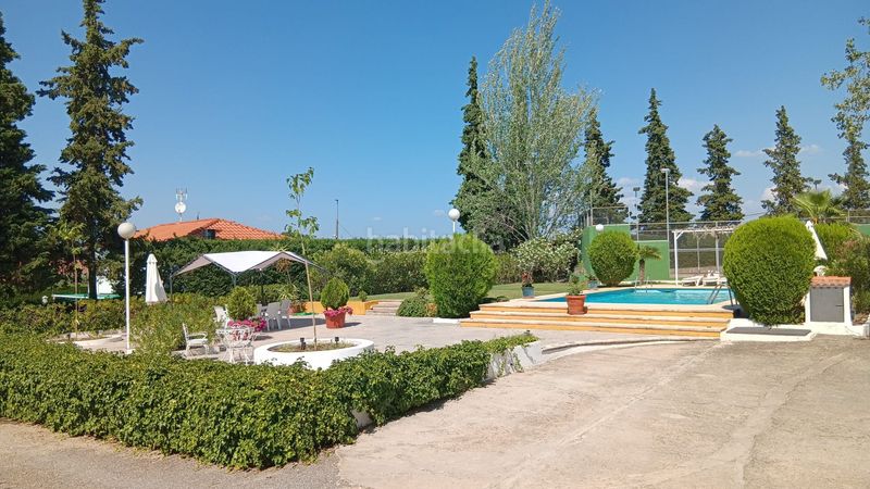 Foto 314fff35-2bd3-41f7-92c2-e84708c21ed3. Xalet amb xemeneia aparcament piscina a Úbeda