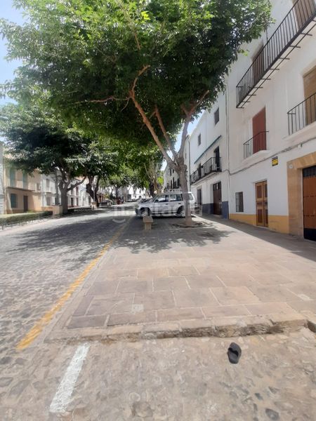 Foto 561d9f69-aab5-47a2-930c-8e3e235809d2. Casa amb xemeneia a Úbeda