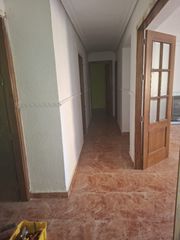 Appartamento in Úbeda. Se vende piso economico zona carrefour