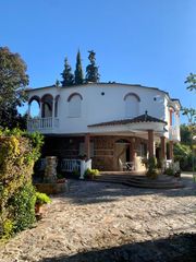 Chalet à Úbeda. Se vende bonito chalet en el campillo-ubeda
