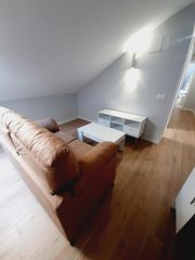 Miete Appartement in Úbeda. Se alquila apartamento abuhardillado zona centro