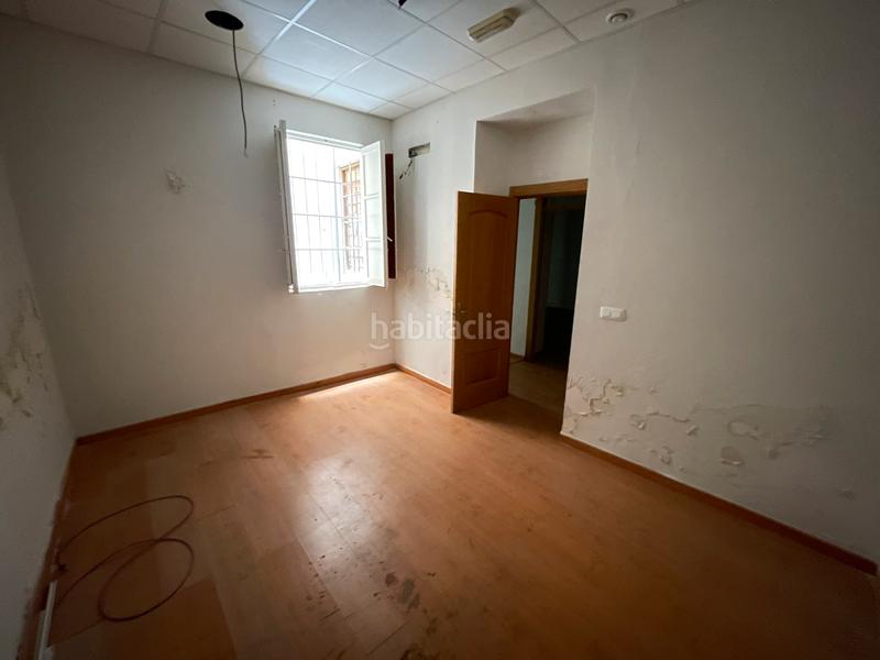 Foto 3b6625ae-e9ea-47d9-9ef8-f1602b3fc694. Alquiler local comercial en calle javier sanz 26 oficina en alquiler en el Centro de almeria en Almería