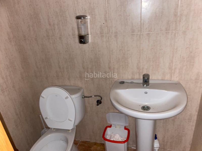 Foto 460b9652-7a38-4f33-af90-2176799dcf98. Alquiler local comercial en calle javier sanz 26 oficina en alquiler en el Centro de almeria en Almería