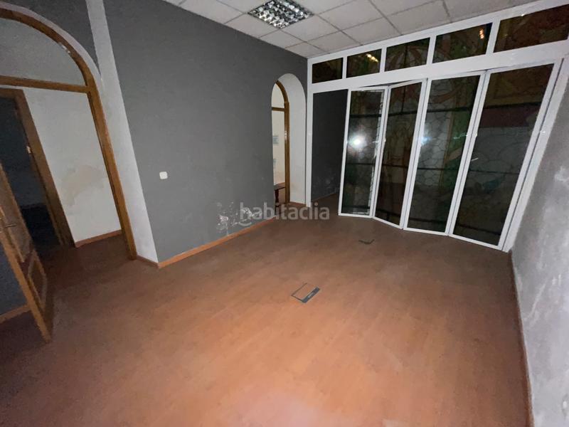 Foto 49878142-7f27-43a0-b5ce-50a00718bf16. Alquiler local comercial en calle javier sanz 26 oficina en alquiler en el Centro de almeria en Almería