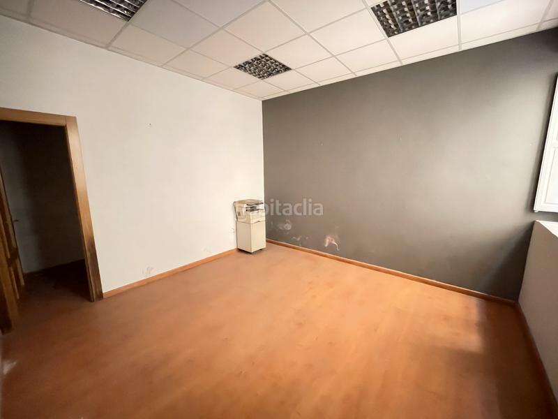 Foto 73da366a-9561-4aad-8368-752c9af54109. Alquiler local comercial en calle javier sanz 26 oficina en alquiler en el Centro de almeria en Almería