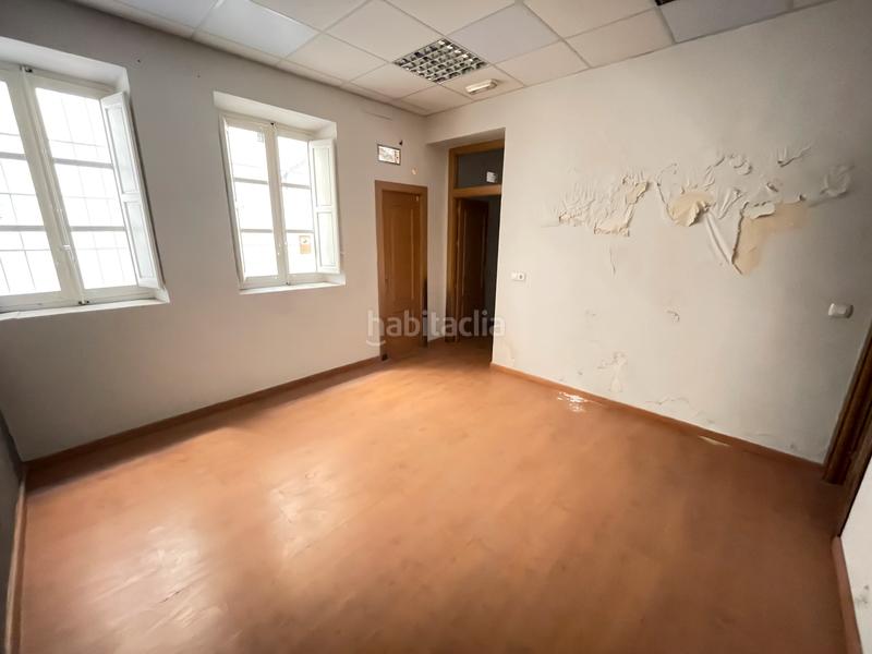 Foto 88c67b89-8658-4563-861b-ebb72540455d. Alquiler local comercial en calle javier sanz 26 oficina en alquiler en el Centro de almeria en Almería