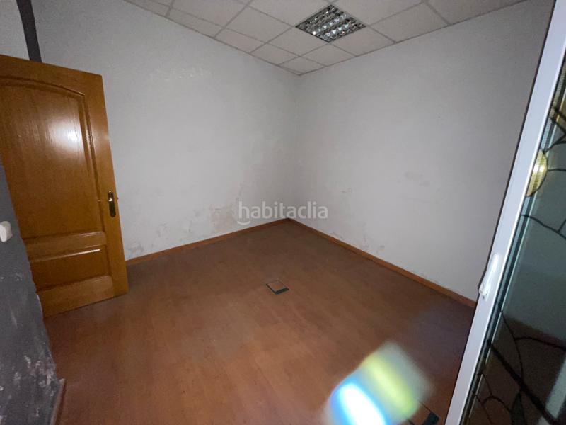 Foto 983a22cc-56fa-4f27-9743-6cd7df595563. Alquiler local comercial en calle javier sanz 26 oficina en alquiler en el Centro de almeria en Almería